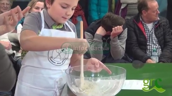 Senza glutine e senza mamma: i bimbi celiaci imparano a cucinare